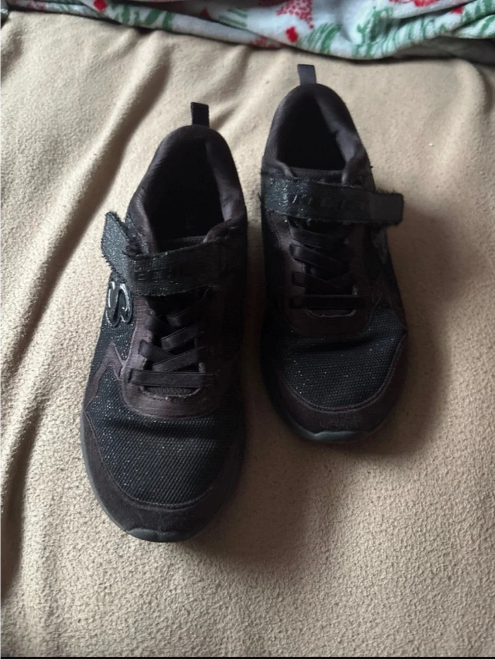 Skechers durable black